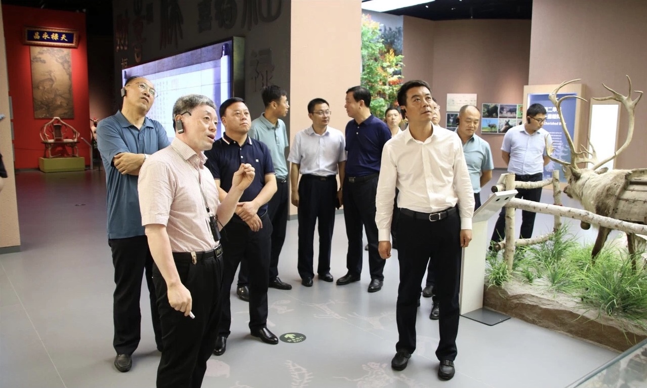 双阳区代区长张明来鹿乡镇调研梅花鹿产业!